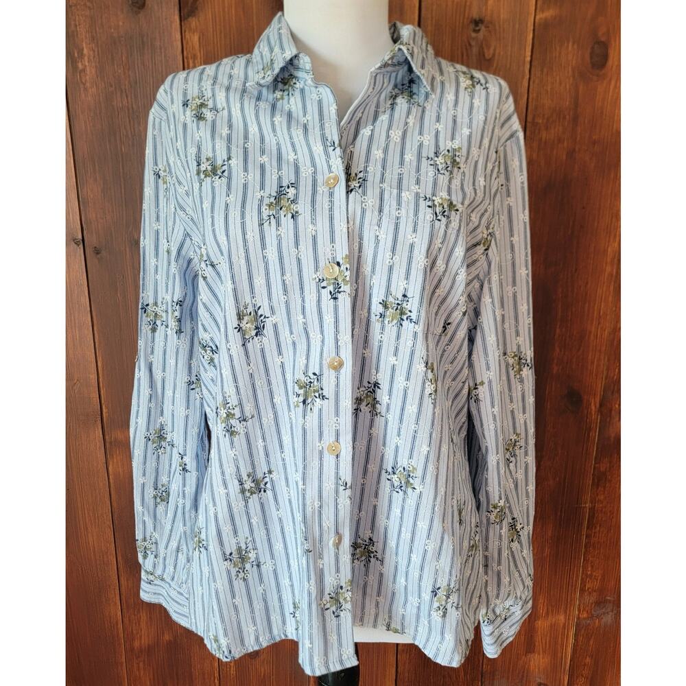 Vintage Tapestry USA Women’s L Sky Blue Floral Button Up Shirt Roll Tab Sleeves